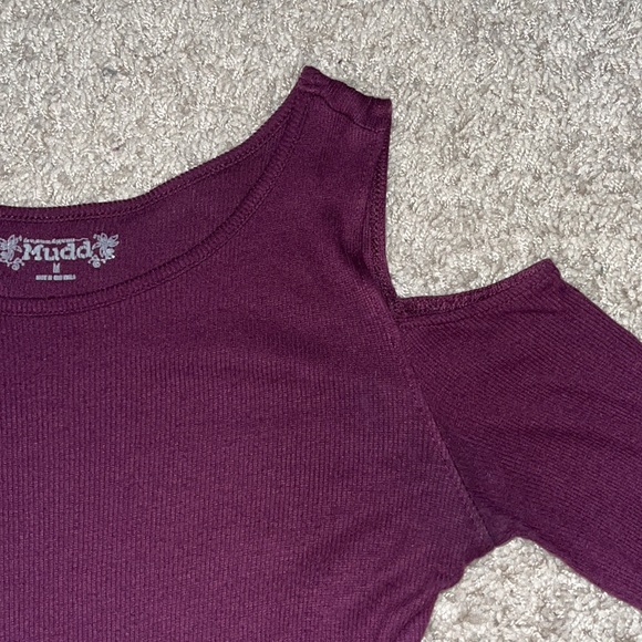 Maroon Cold shoulder long sleeve - Picture 2 of 2